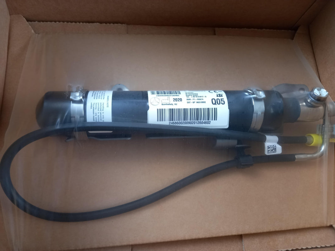 Original MERCEDES-BENZ C117 X156 W176 W246 Druckmittelbehälter A2468600200