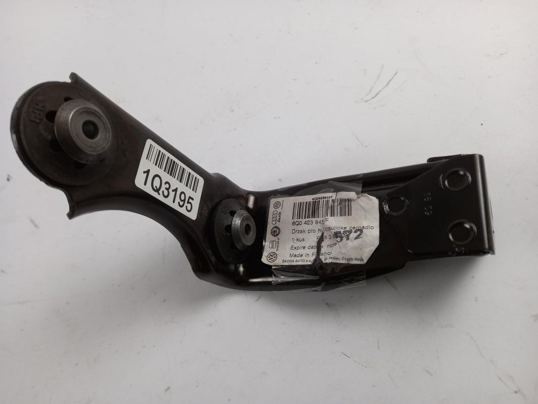 Original VW Fox Polo SKODA Fabia Roomster Hydraulikpumpe Halter vorne 6Q0423845F