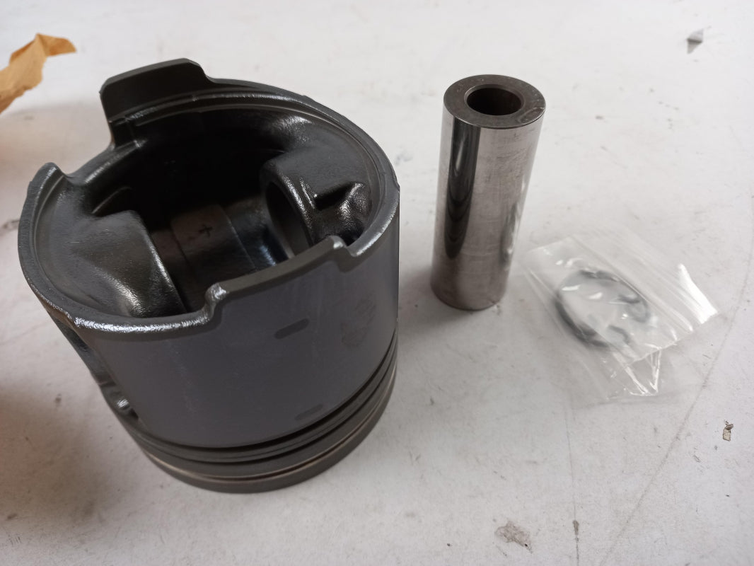 Original OE NISSAN Kolben 1201069T62
