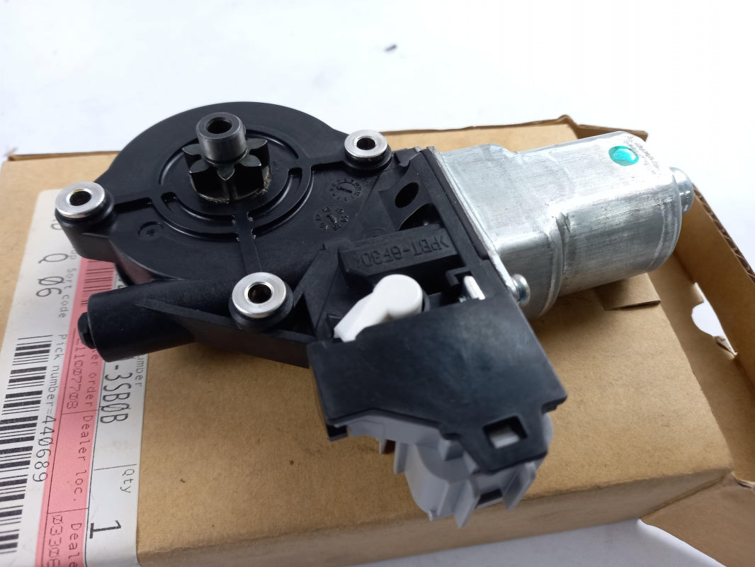 Original OE NISSAN window regulator motor 827303SB0B 
