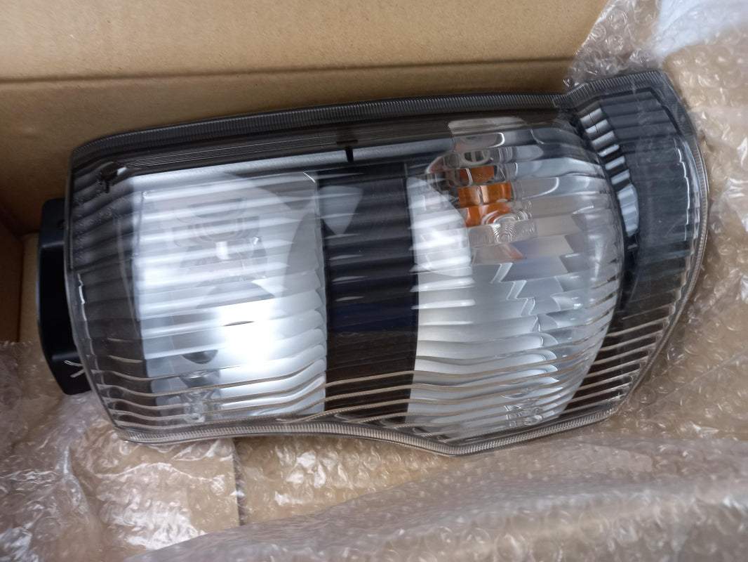 Original ISUZU NQR71 NQR75 front right turn signal light 8980539400 