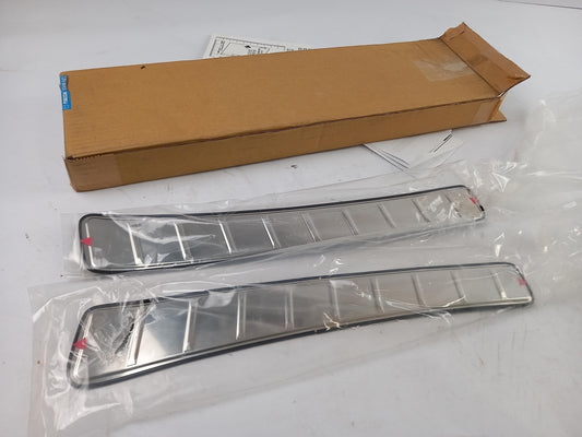 Original MAZDA CX-5 11-17 Ladekantenschutz 2 stück Edelstahl KD45V1380
