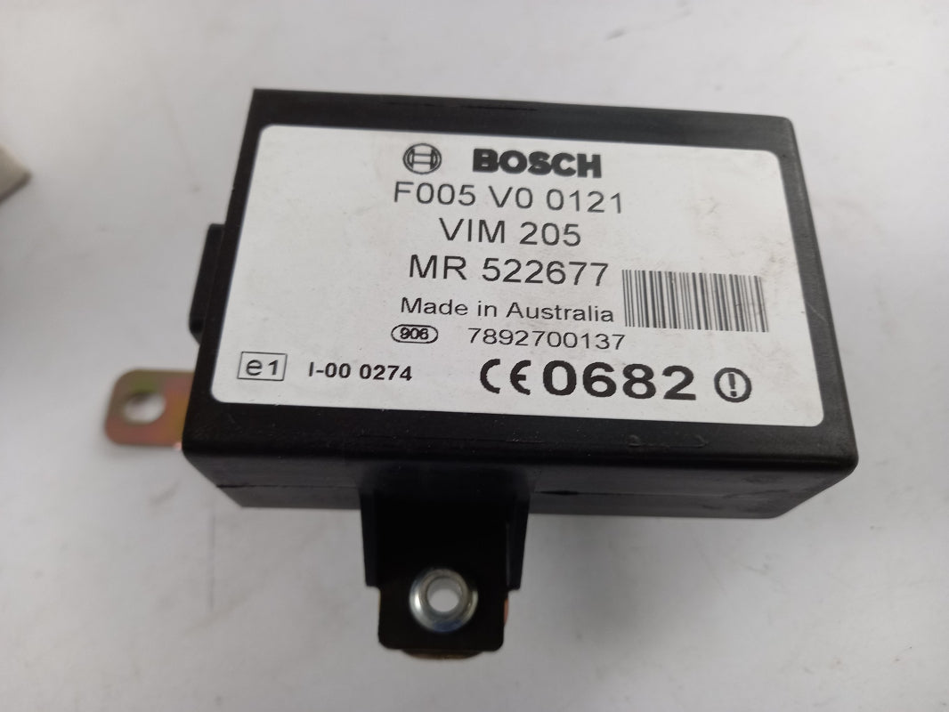 Original OE MITSUBISHI Wegfahrsperre MR522677