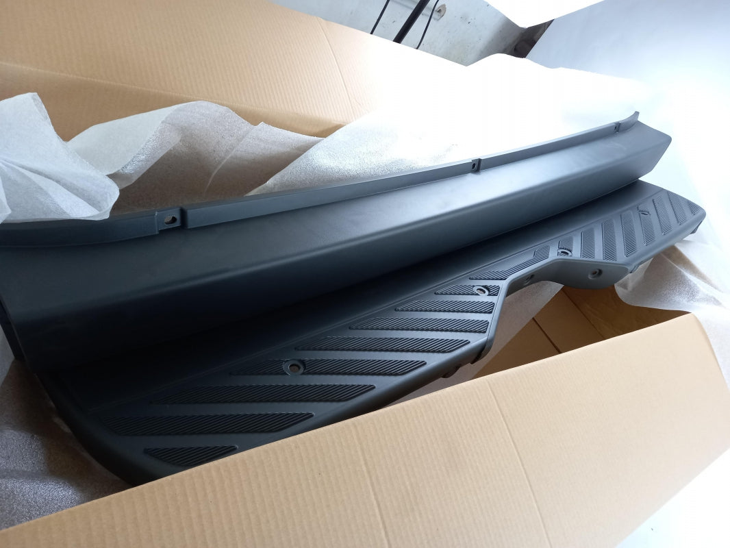 Original OE MERCEDES-BENZ Stoßfängerabdeckung A90688051009B51