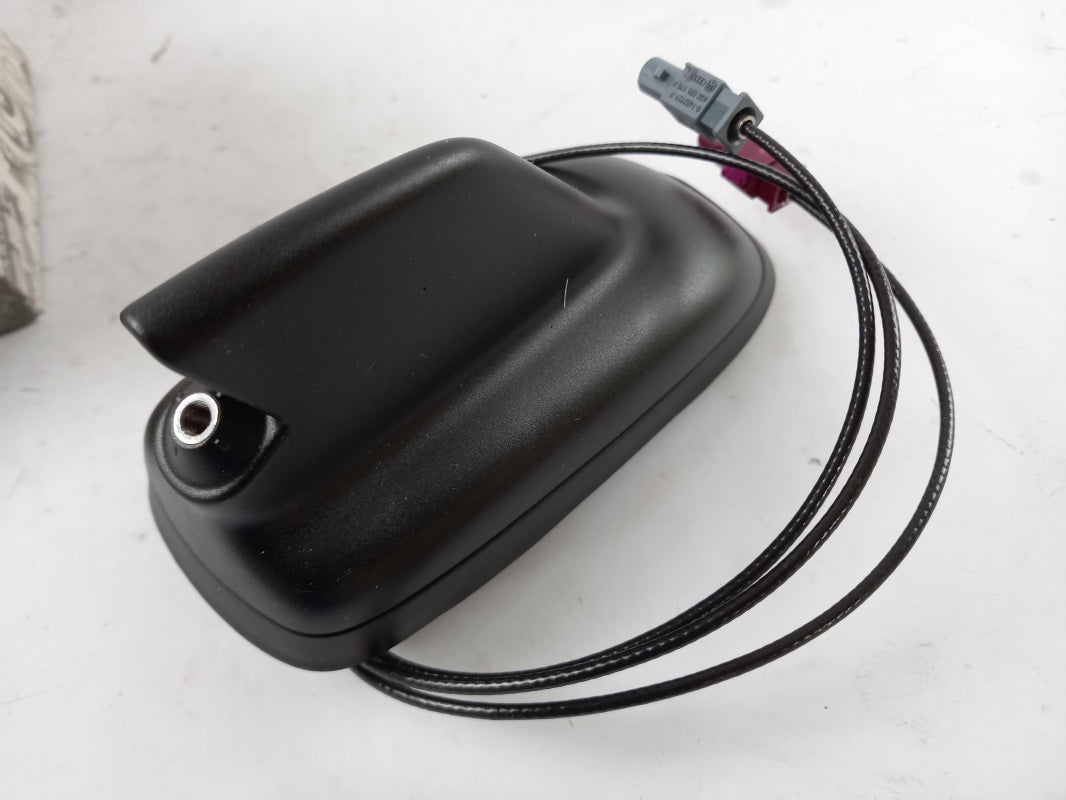 Original OE Volkswagen Antennenfuss 5N0035501D