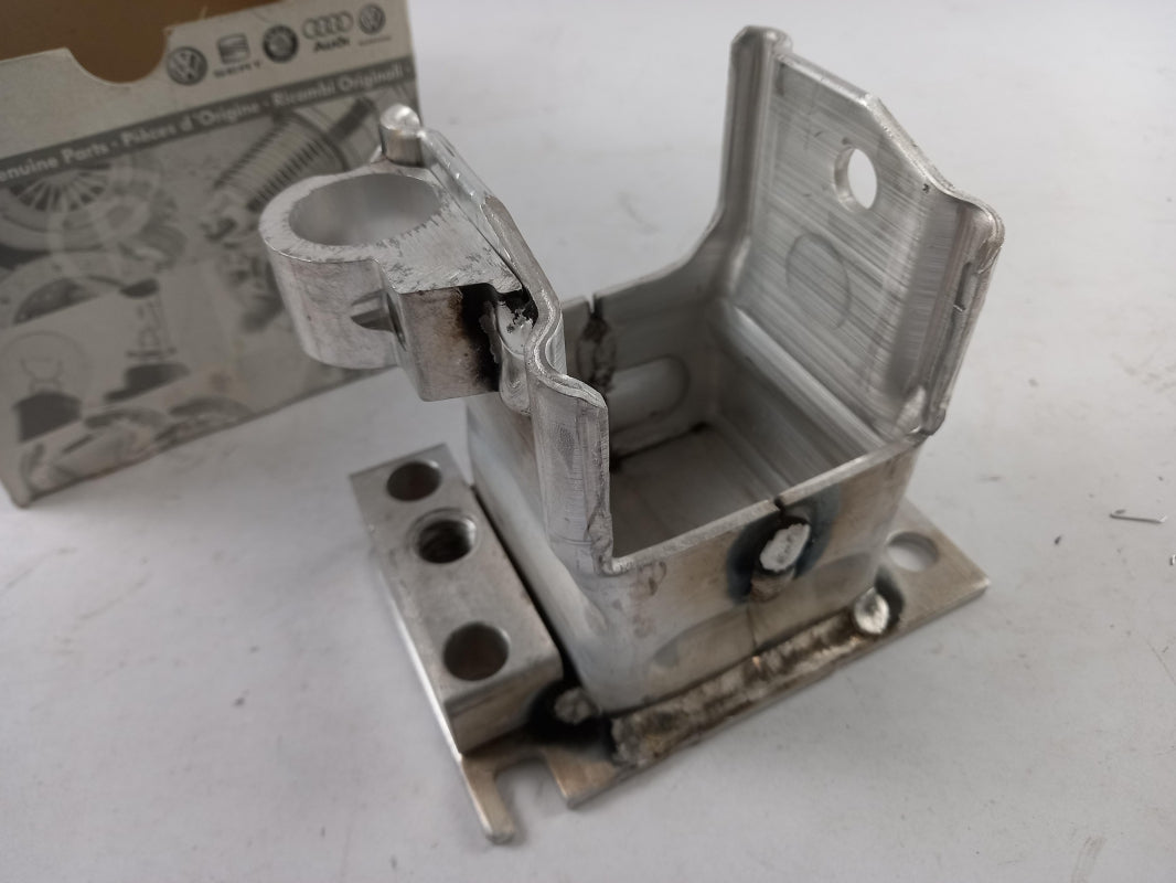 Original OE Volkswagen holder 4E0807134A 