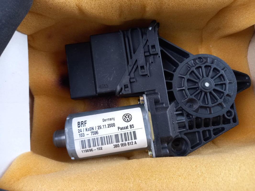 Original OE Volkswagen window regulator motor 3B0959812A 