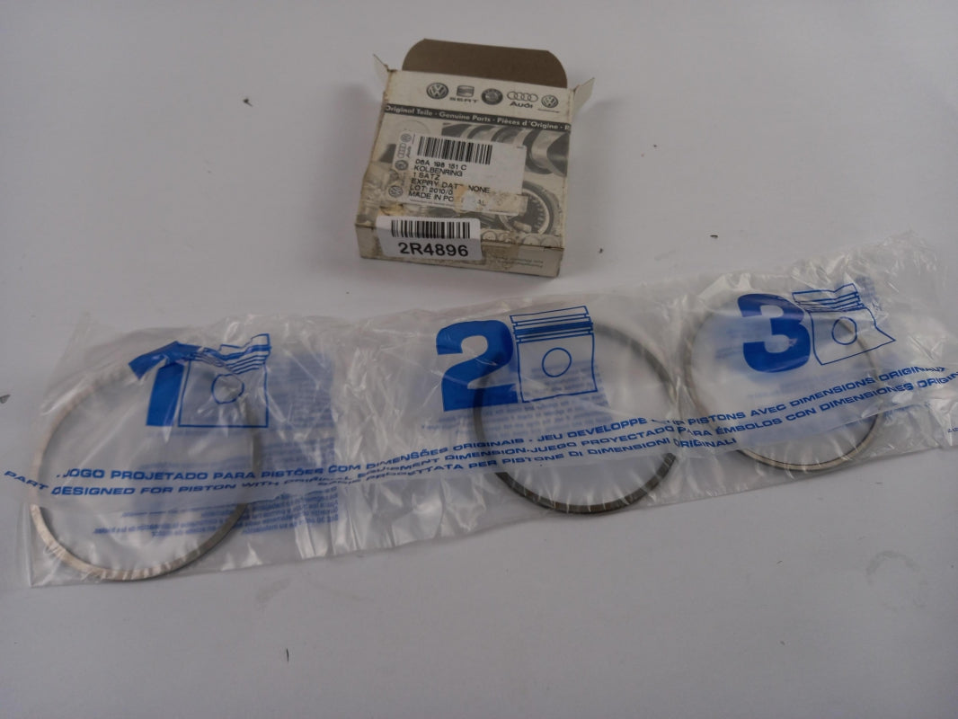 Original AUDI A4 1995-2001 A6 1991-2001 A8 1994-2003 piston ring set 06A198151C 
