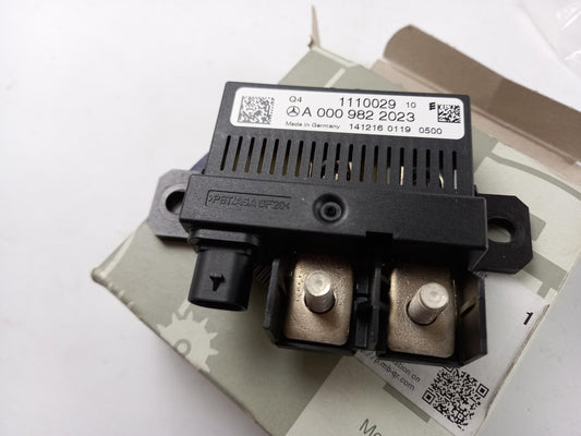 Original OE MERCEDES-BENZ Batterierelais A0009822023