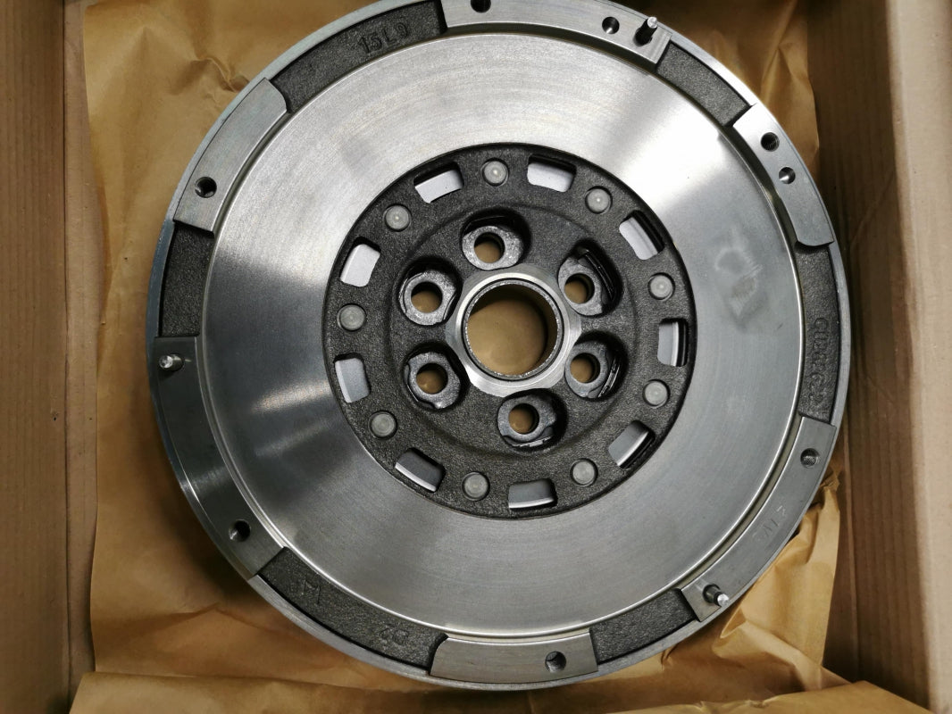 Original FIAT Nuova Bravo MY 2010 LANCIA Delta MY 2011 flywheel 55241567