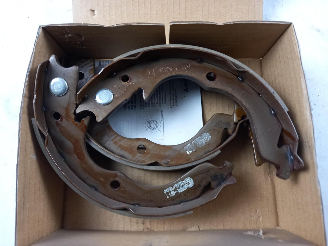 Original PEUGEOT 4007 CITROEN C-Crosser Bremsbackensatz 4241N6