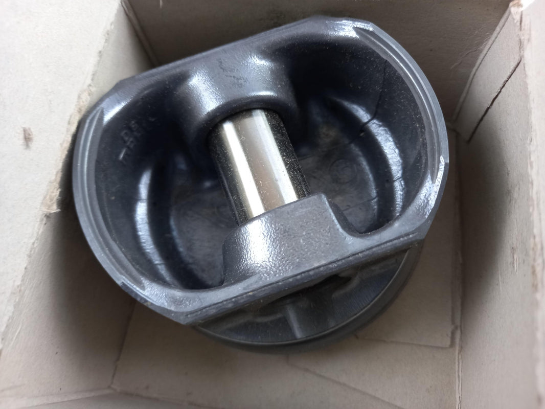 Original AUDI A6 (95-96) VW Sharan (96-00) Golf (92-96) piston 82.5mm 048107065R 