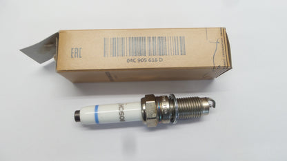 Original OE Volkswagen Zündkerze 04C905616D