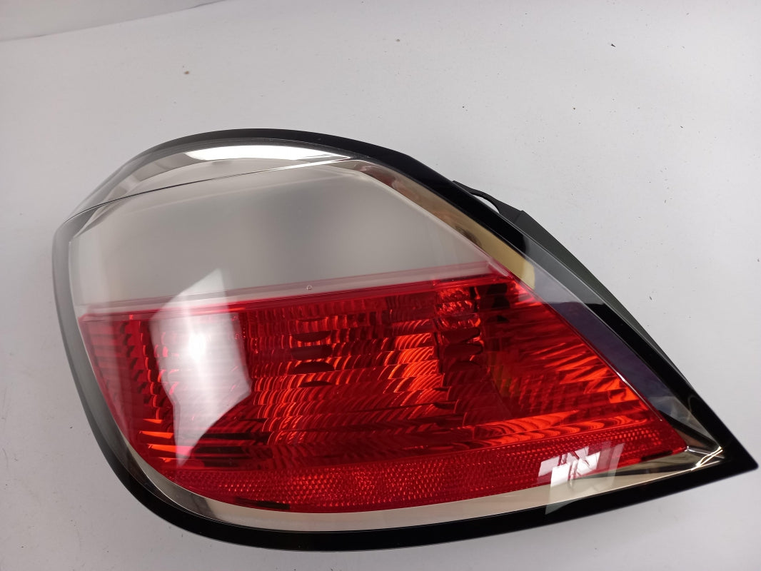 Original OPEL Astra-H Heckleuchte Rücklicht Rückleuchte links 93190304