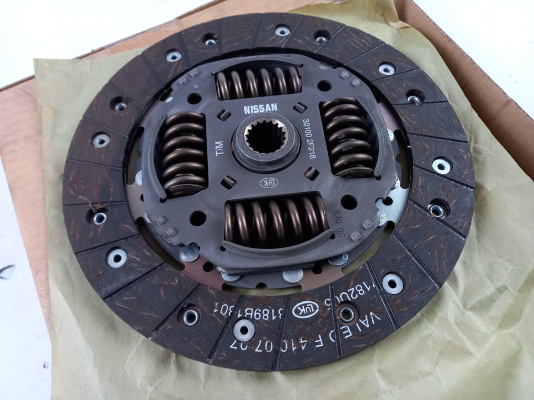 Original OE NISSAN Kupplungsscheibe 301002F218