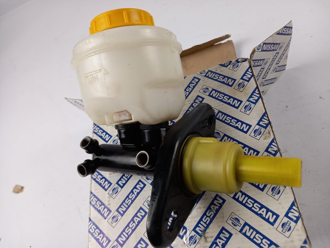 Original OE NISSAN Hauptbremszylinder 460109C103