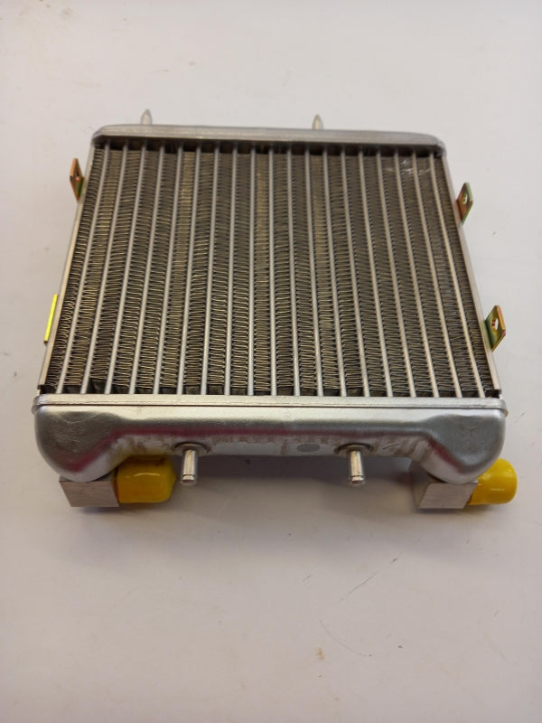 Original OE MERCEDES-BENZ Motorölkühler A2105001000
