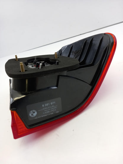 Original OE BMW Heckleuchte 63218371327