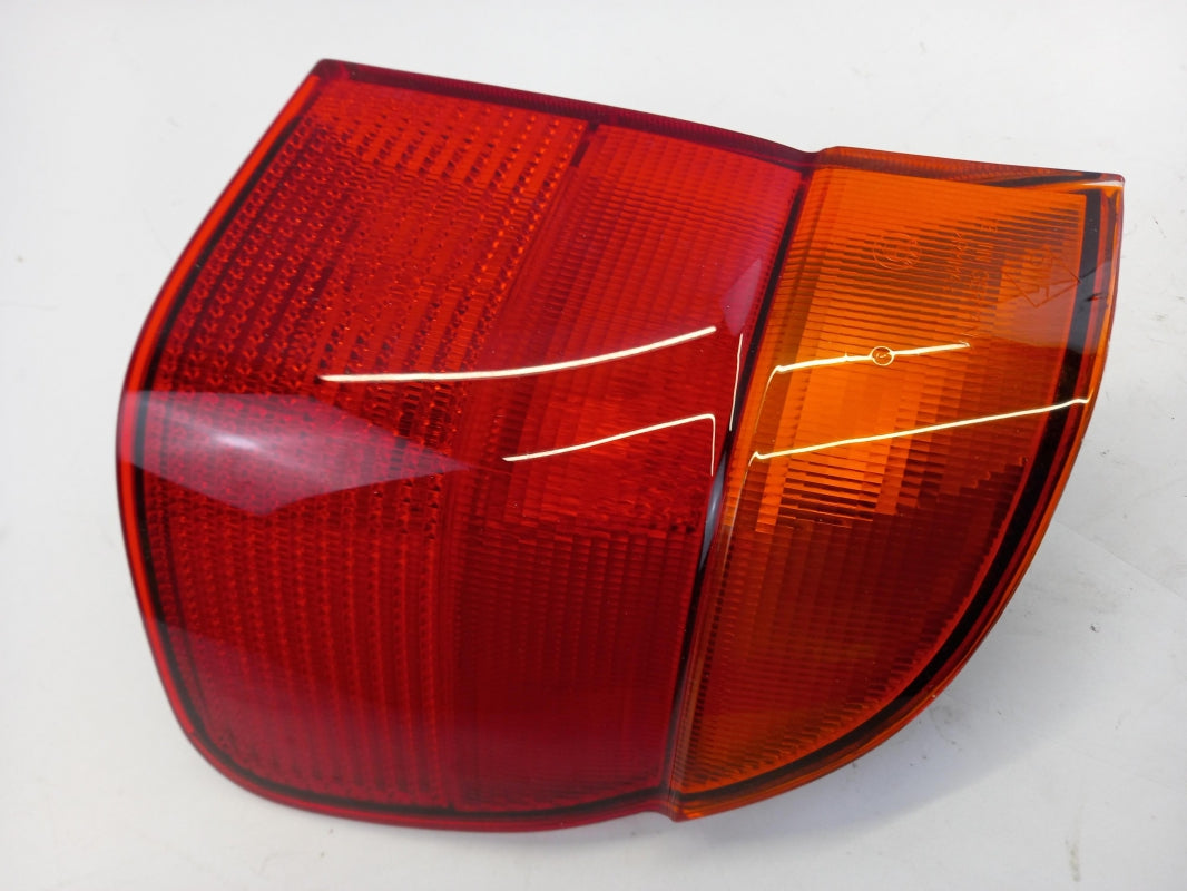 Original OE BMW Heckleuchte 63218371328