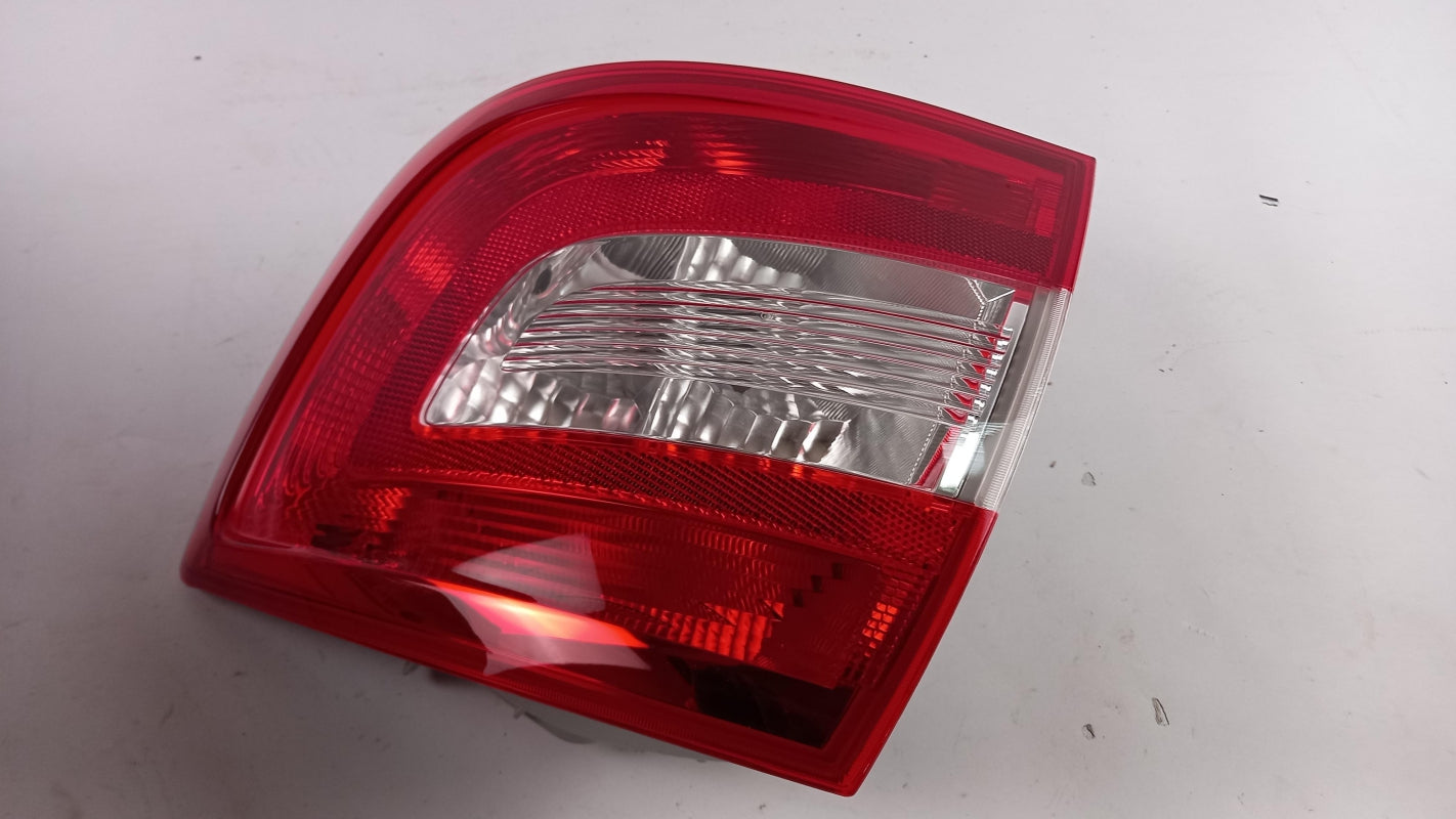 Original SKODA Rapid 2013-2021 Heckleuchte Rechts 5JH945112