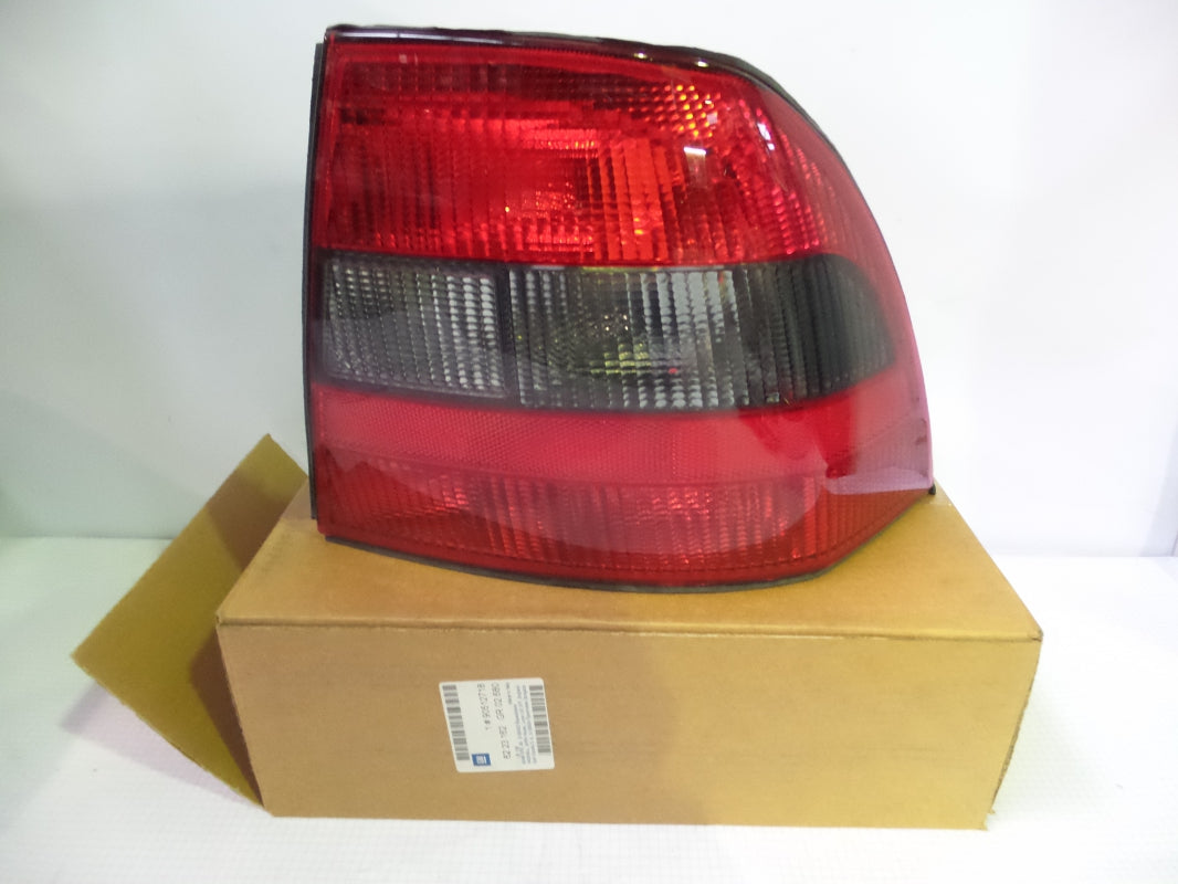 Original OPEL Vectra-B Heckleuchte Rückleuchte Rücklicht rechts 90512718