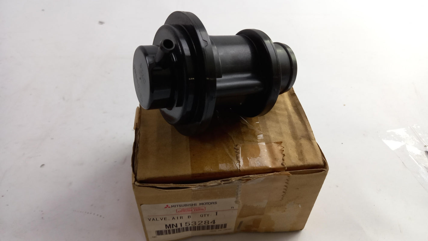 Original OE MITSUBISHI Ventil MN153284