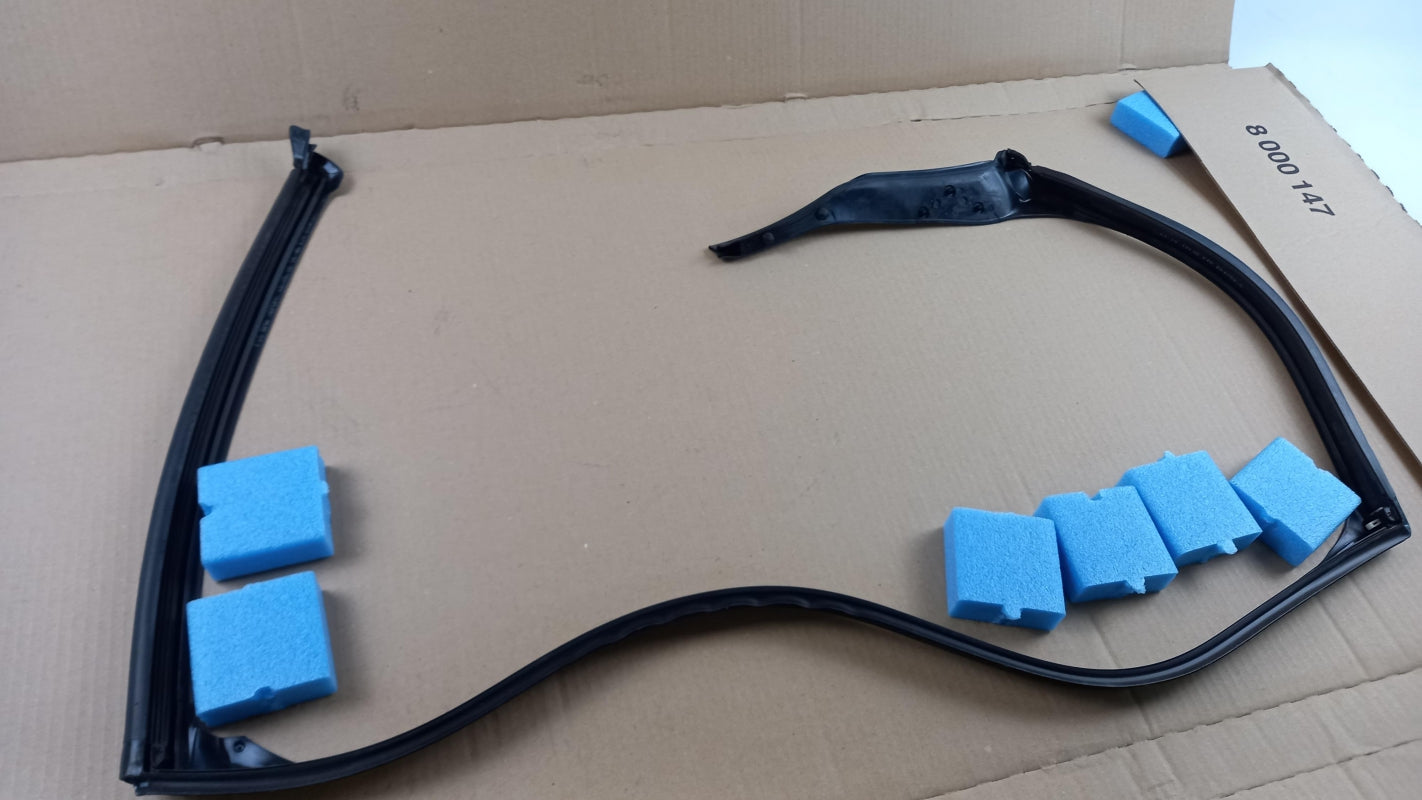 Original BMW 5' F11 seal door joint roof rear right 51767199784 