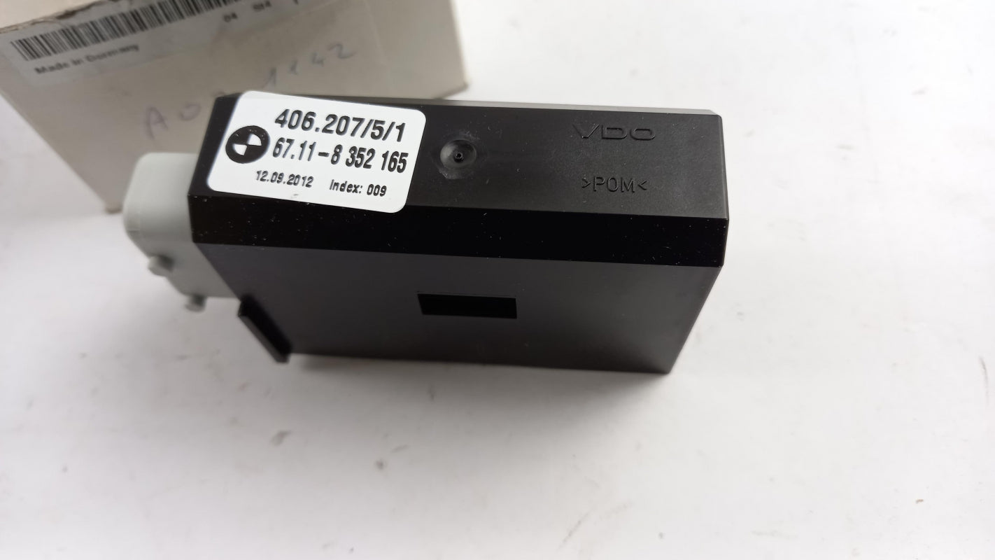 Original OE BMW central locking actuator 67118352165 