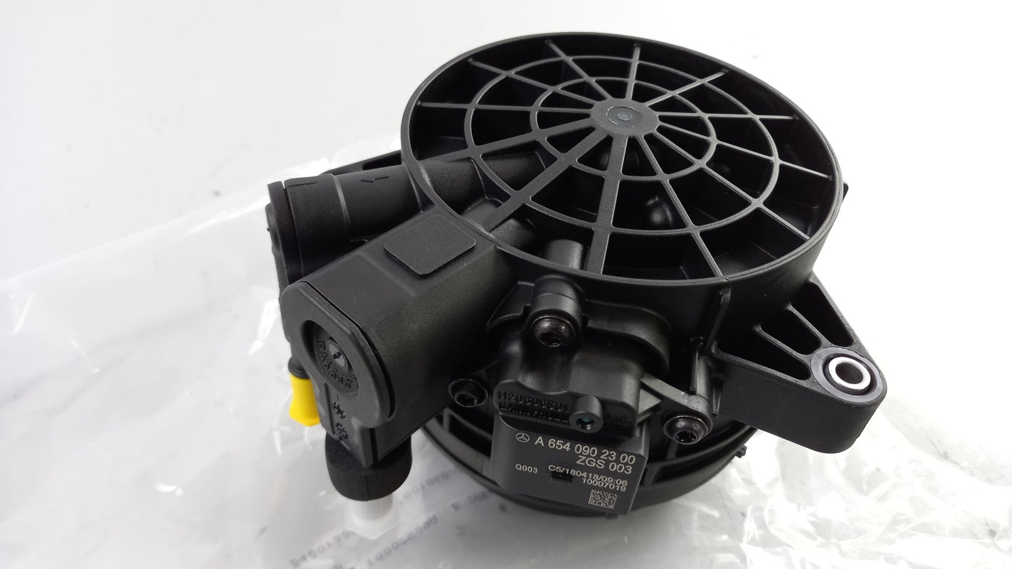 Original MERCEDES-BENZ A-klasse W177 X247 Kraftstofffilter A6540902300
