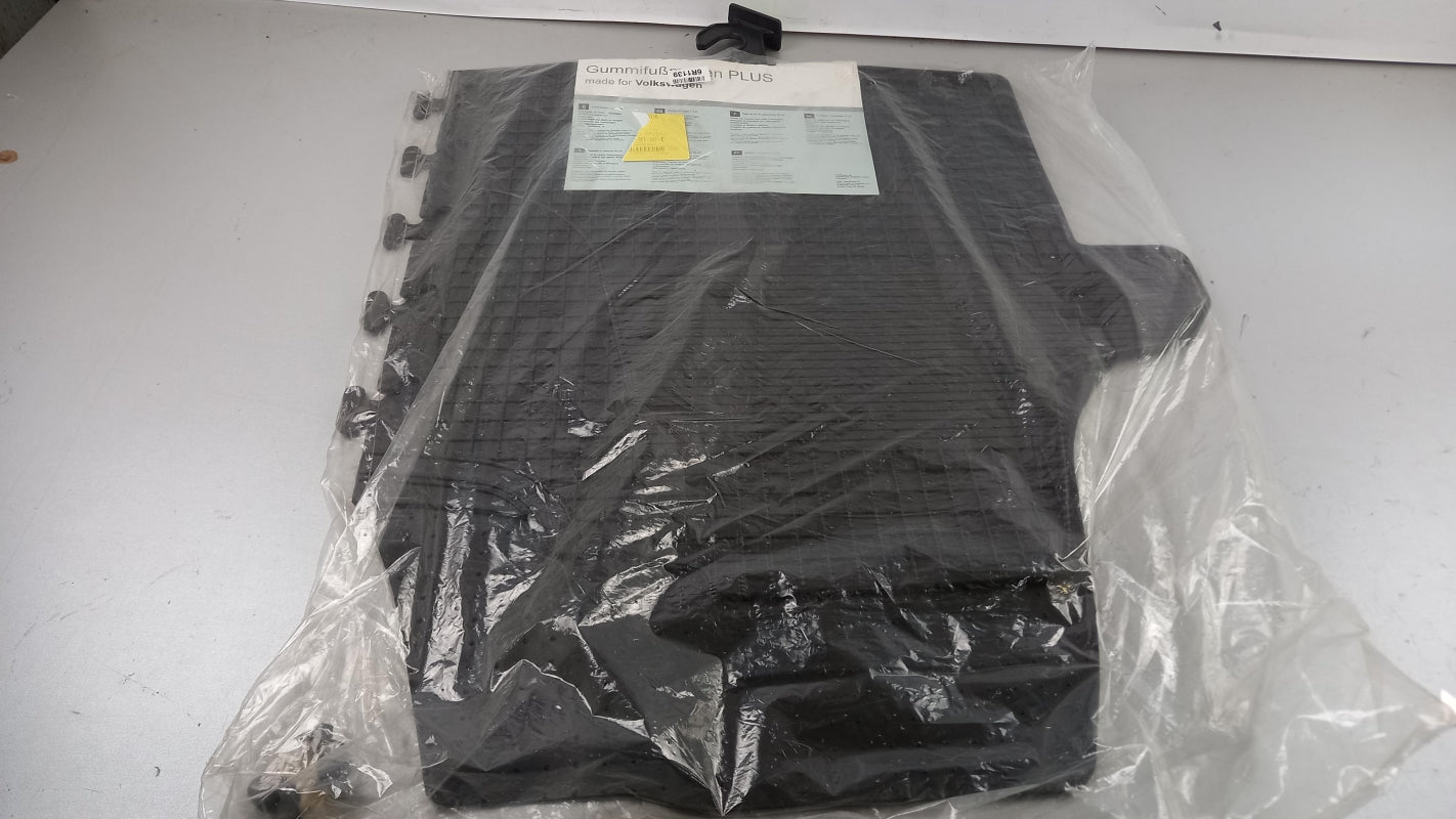 Original OE Volkswagen Fußmattensatz 7H1061551E041