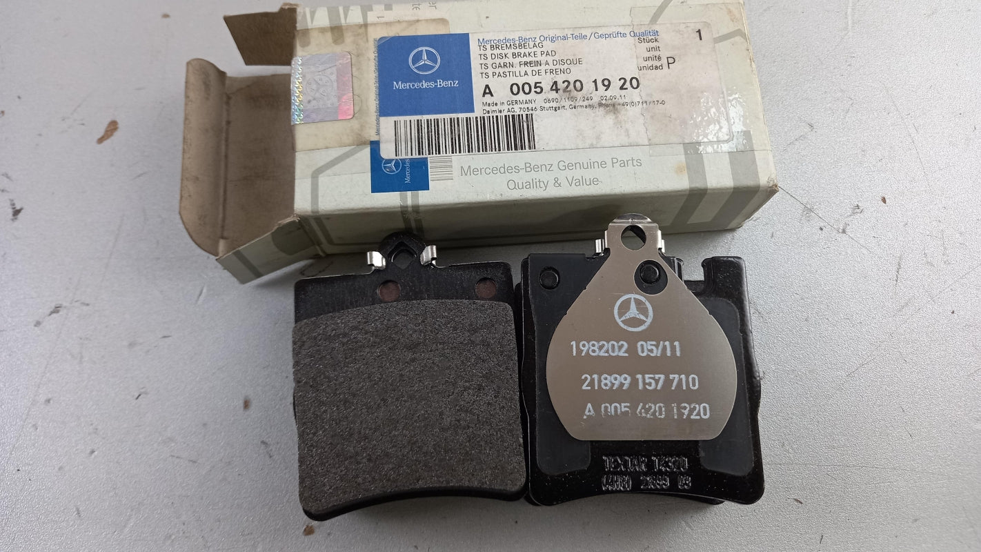 Original MERCEDES-BENZ W208 W210 Bremsbeläge Bremsbelagsatz hinten A0054201920