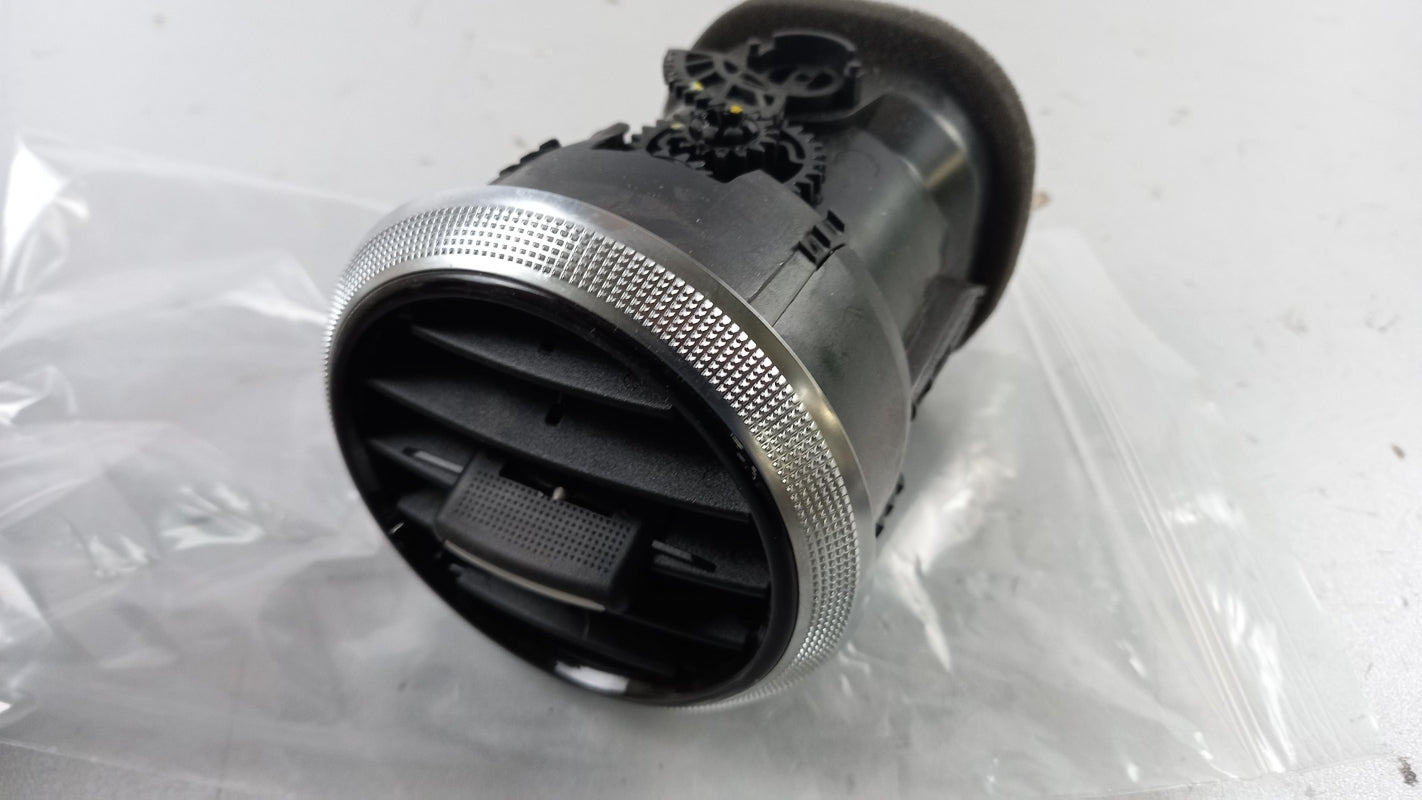 Original OE Volkswagen Luftdüse 8P0820901FV58