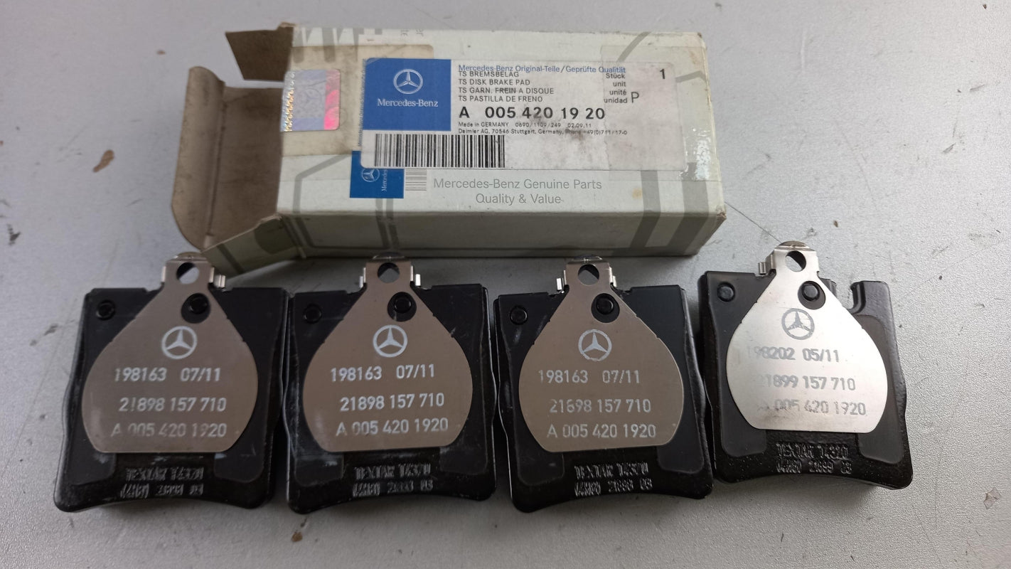 Original MERCEDES-BENZ W208 W210 Bremsbeläge Bremsbelagsatz hinten A0054201920