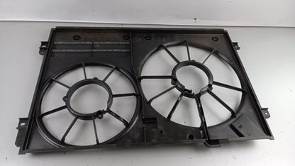 Original OE Volkswagen Lüftergehäuse 1KM121205
