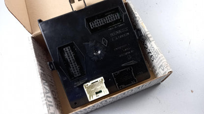 Original RENAULT Laguna II ECU Steuergerät Modul Sicherungskasten 8200213234