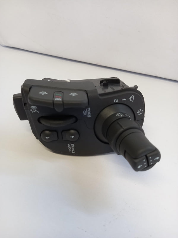 Original RENAULT Kangoo II 2008-2013 Wischerschalter 8201577528