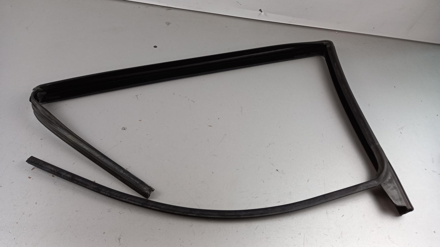 Original FORD Transit Courier B460 Türscheiben Dichtung 1944941