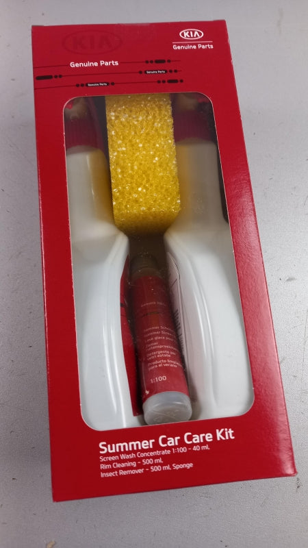 Original KIA Auto-Reinigungsset 3 Stück Spray und Schwamm LP974APE102K