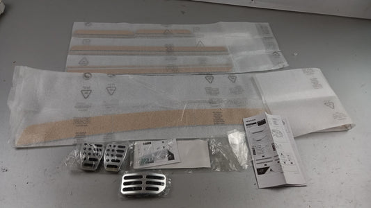 Original NISSAN Pulsar C13M 2014> Styling Kit KE4603Z010