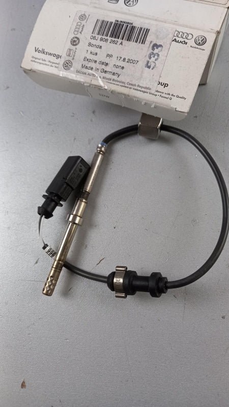 Original OE Volkswagen lambda sensor 06J906262A 