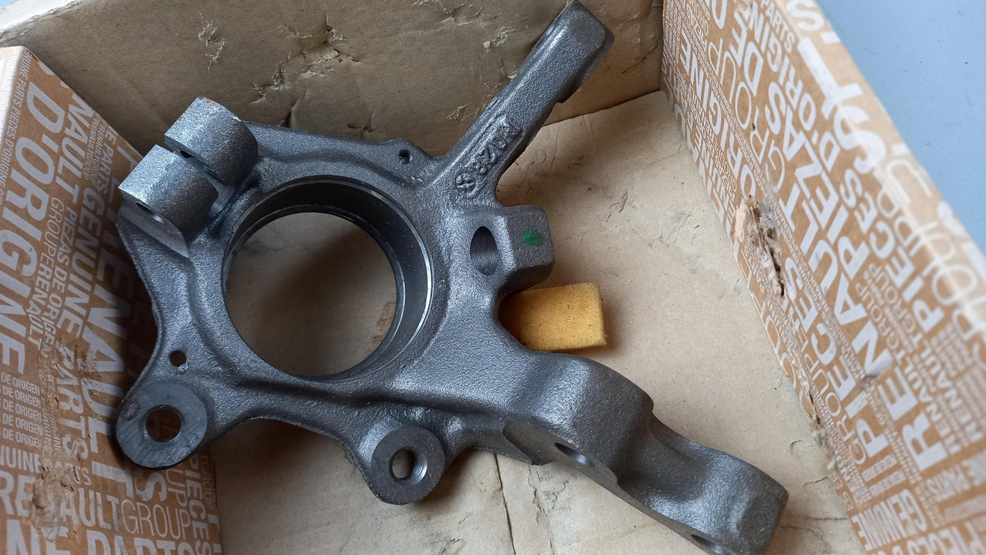 Original OE RENAULT Achsschenkel 8200150222