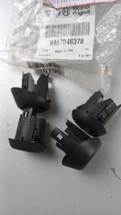 Original OE FIAT Parksensor Halter 9467046378