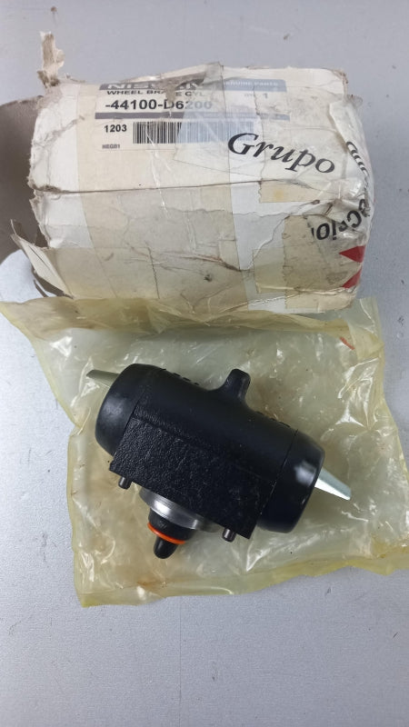Original NISSAN Atleon Radbremszylinder 44100D6200