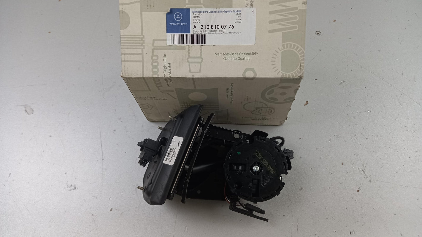 Original OE MERCEDES-BENZ Außenspiegel Halter A2108100776