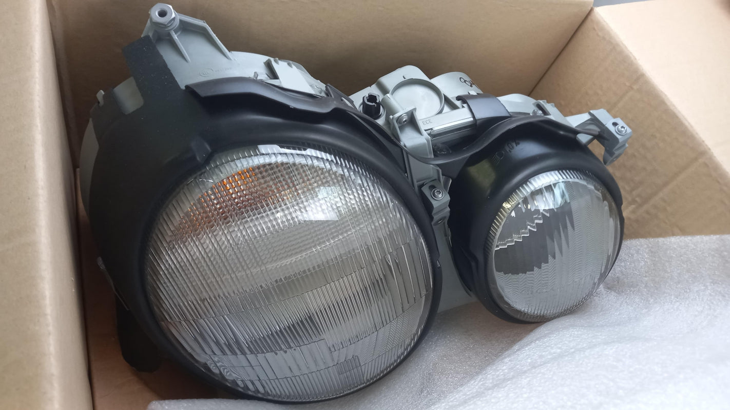 Original MERCEDES-BENZ CLK-klasse C208 Hauptscheinwerfer rechts A2088200261