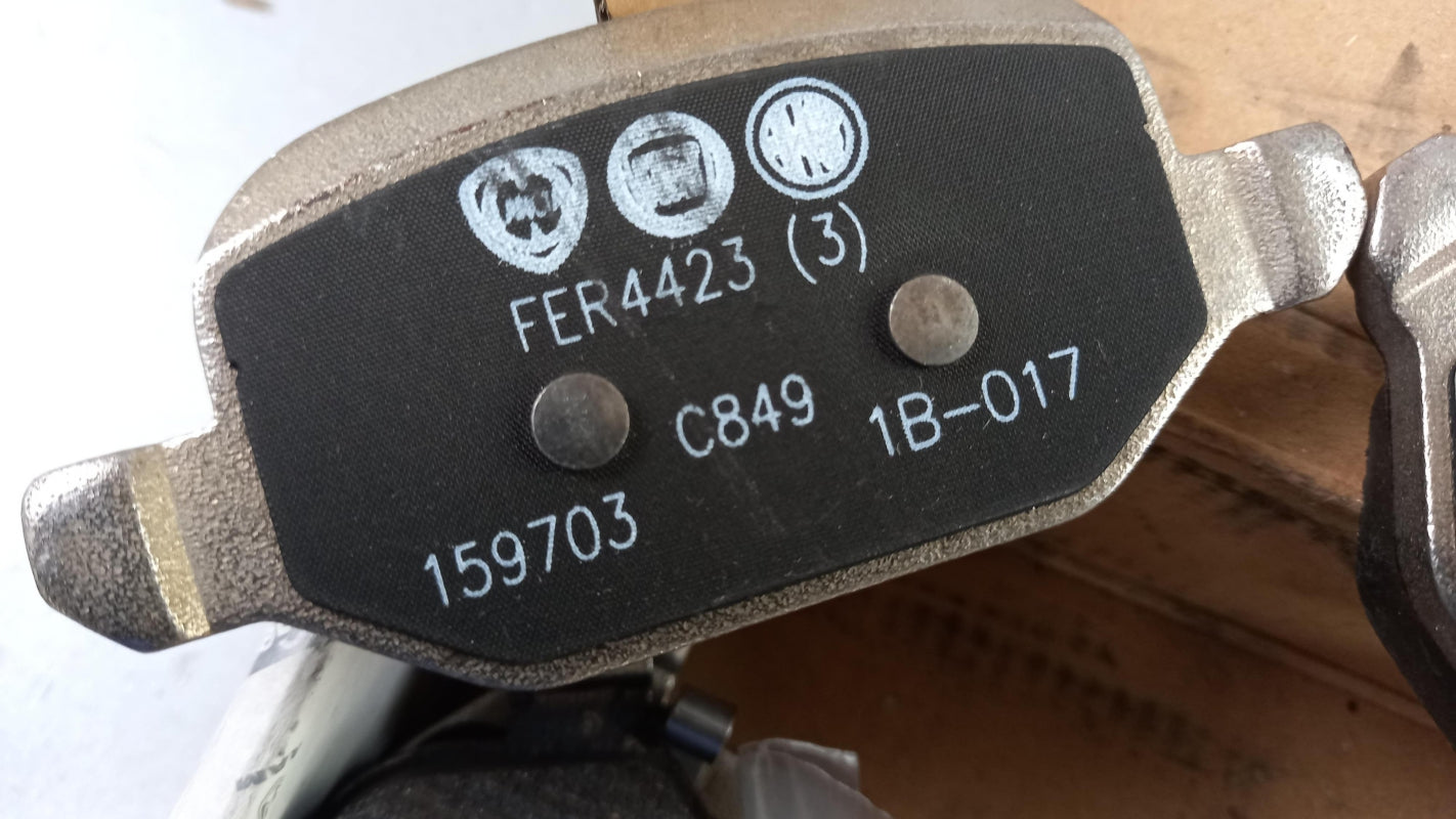 Original FIAT 500L '12- Bremsbeläge hinten 77367515