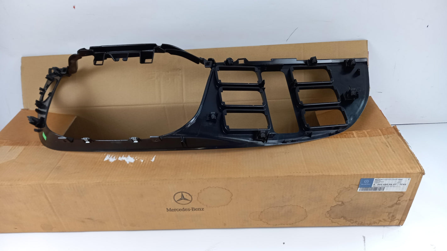 Original OE MERCEDES-BENZ Mittelkonsole Teil A94368006077C45