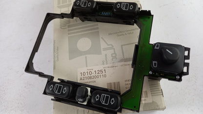 Original OE MERCEDES-BENZ Fensterheberschalter A2108200110