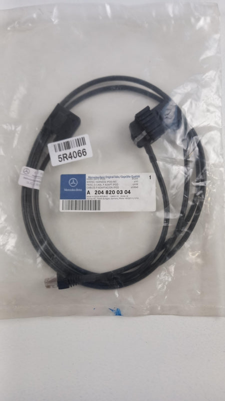 Original MERCEDES-BENZ W204 Kabel für iPod - iPhone verbinden A2048200304