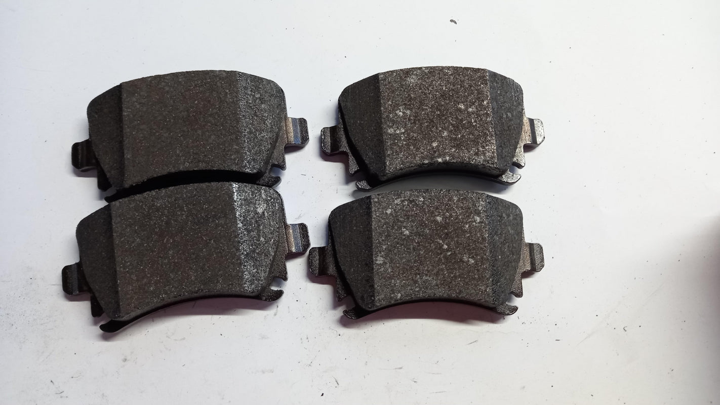 Original AUDI A3 VW Jetta Touran SEAT SKODA Superb Bremsbelage hinten 1K0698451G